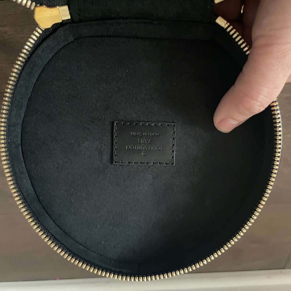 EMT 2050 100% Authentic Loius Vuitton Cannes Handbag - Picture 8 of 10